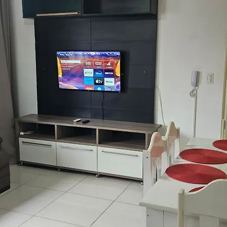 Amplo Apartamento até 10 pessoas, praia enseada guaruja.-3